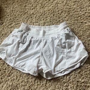 Lululemon Hottie hots- white 4in